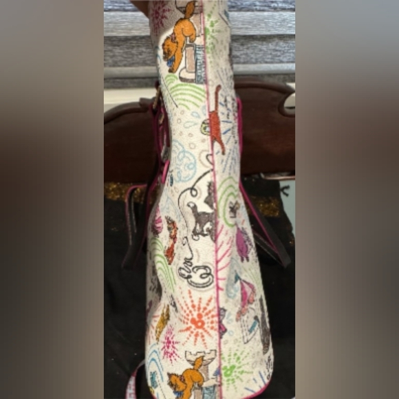 Gently Used Dooney & Bourke Disney Cats Sketch Tote Bag - Picture 7 of 8